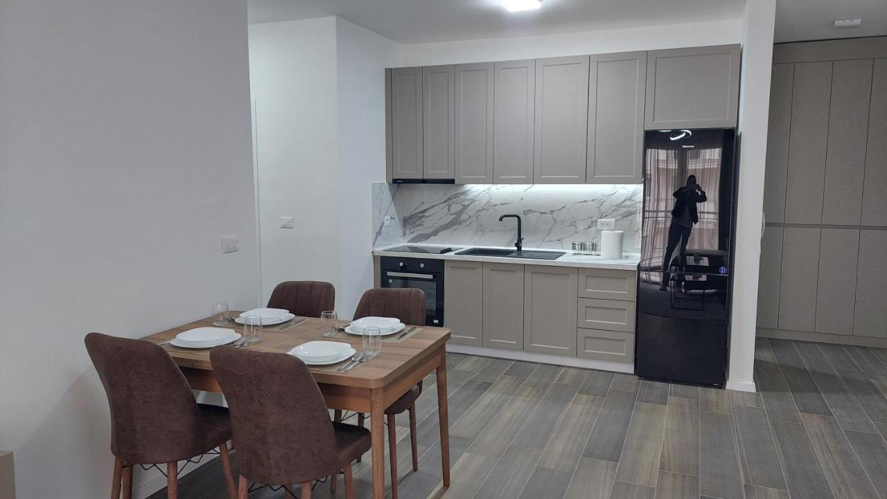 Amelja'S Apartment Shkodër Extérieur photo